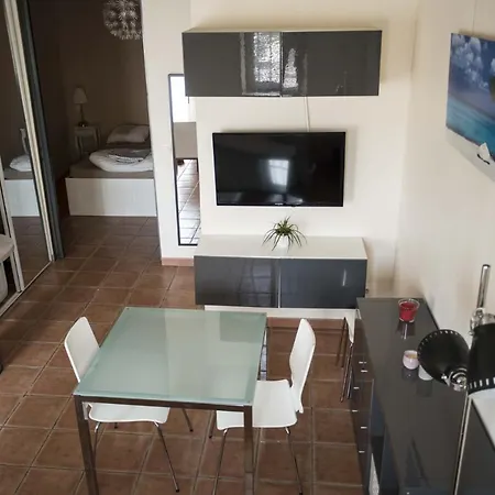 Aliso Apartman *